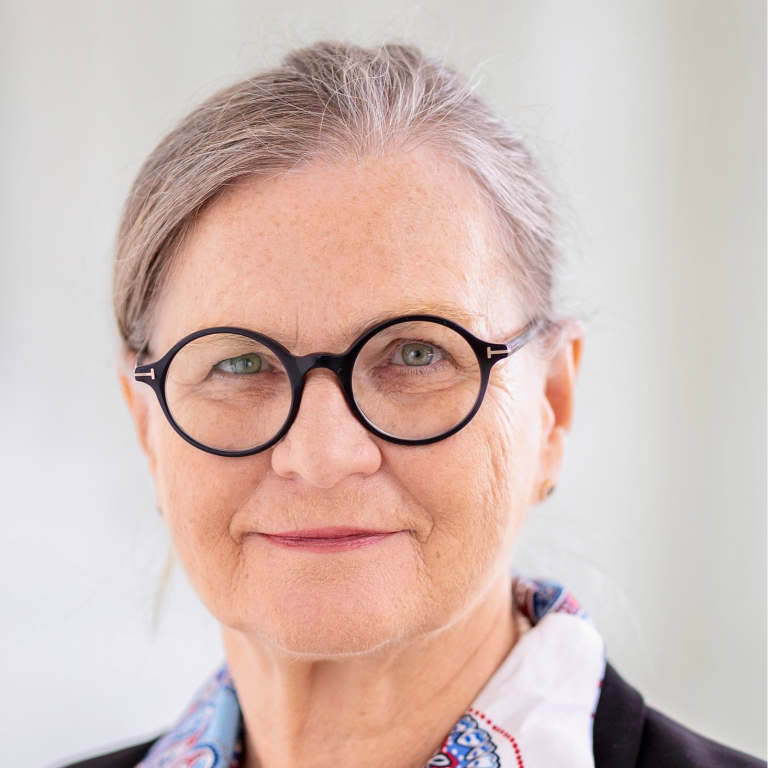 Ulrike Diebold (Credit: Daniel Hinterramskogler, ÖAW) Ulrike Diebold